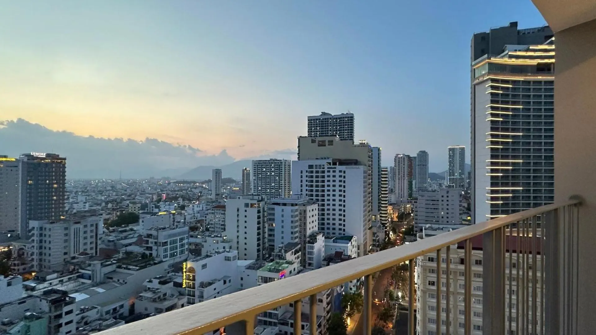L'Apartment And Signature Nha Trang Tours - Muong Thanh Luxury Khanh Hoa